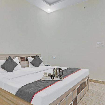 Townhouse P.S.Palace Near Amausi Metro Station 勒克瑙 外观 照片