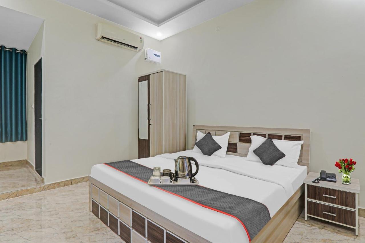 Townhouse P.S.Palace Near Amausi Metro Station 勒克瑙 外观 照片