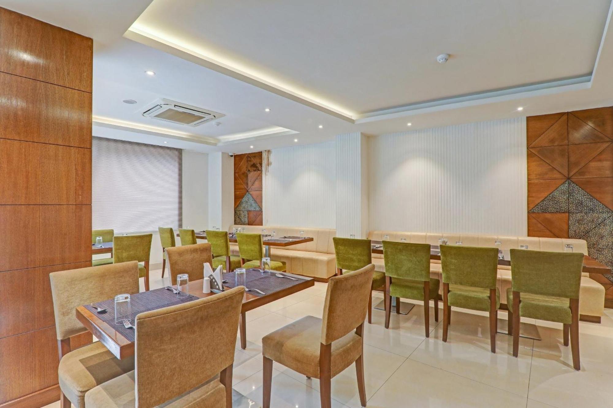 Townhouse P.S.Palace Near Amausi Metro Station 勒克瑙 外观 照片
