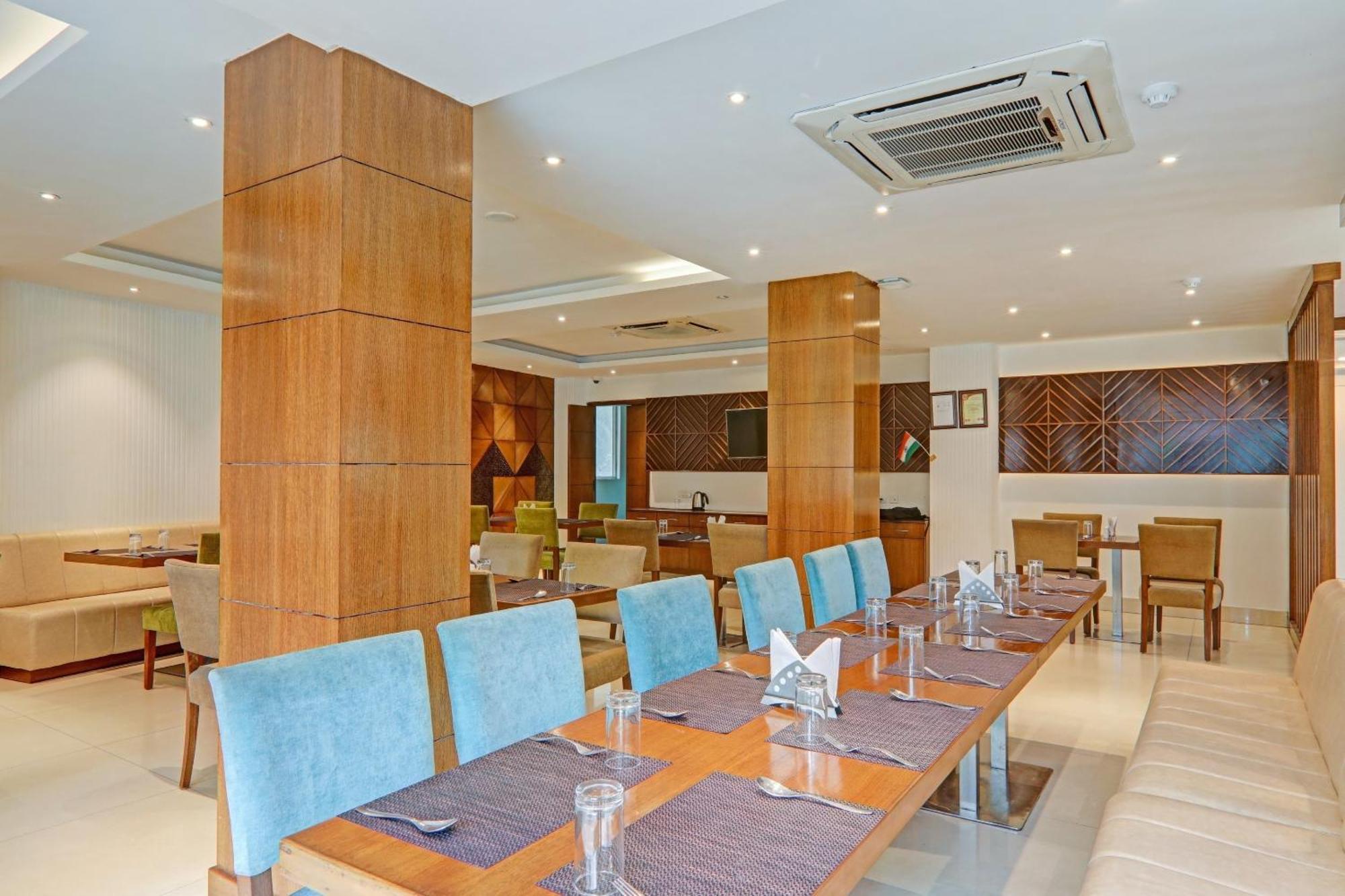 Townhouse P.S.Palace Near Amausi Metro Station 勒克瑙 外观 照片