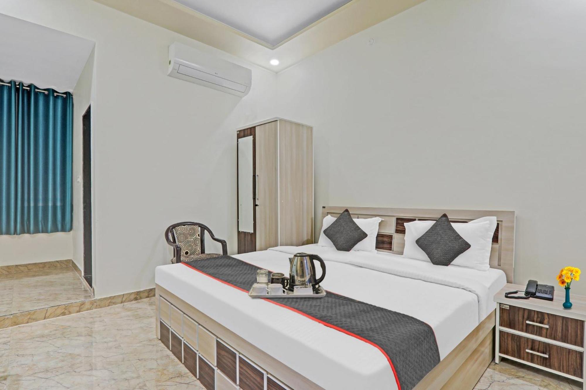 Townhouse P.S.Palace Near Amausi Metro Station 勒克瑙 外观 照片