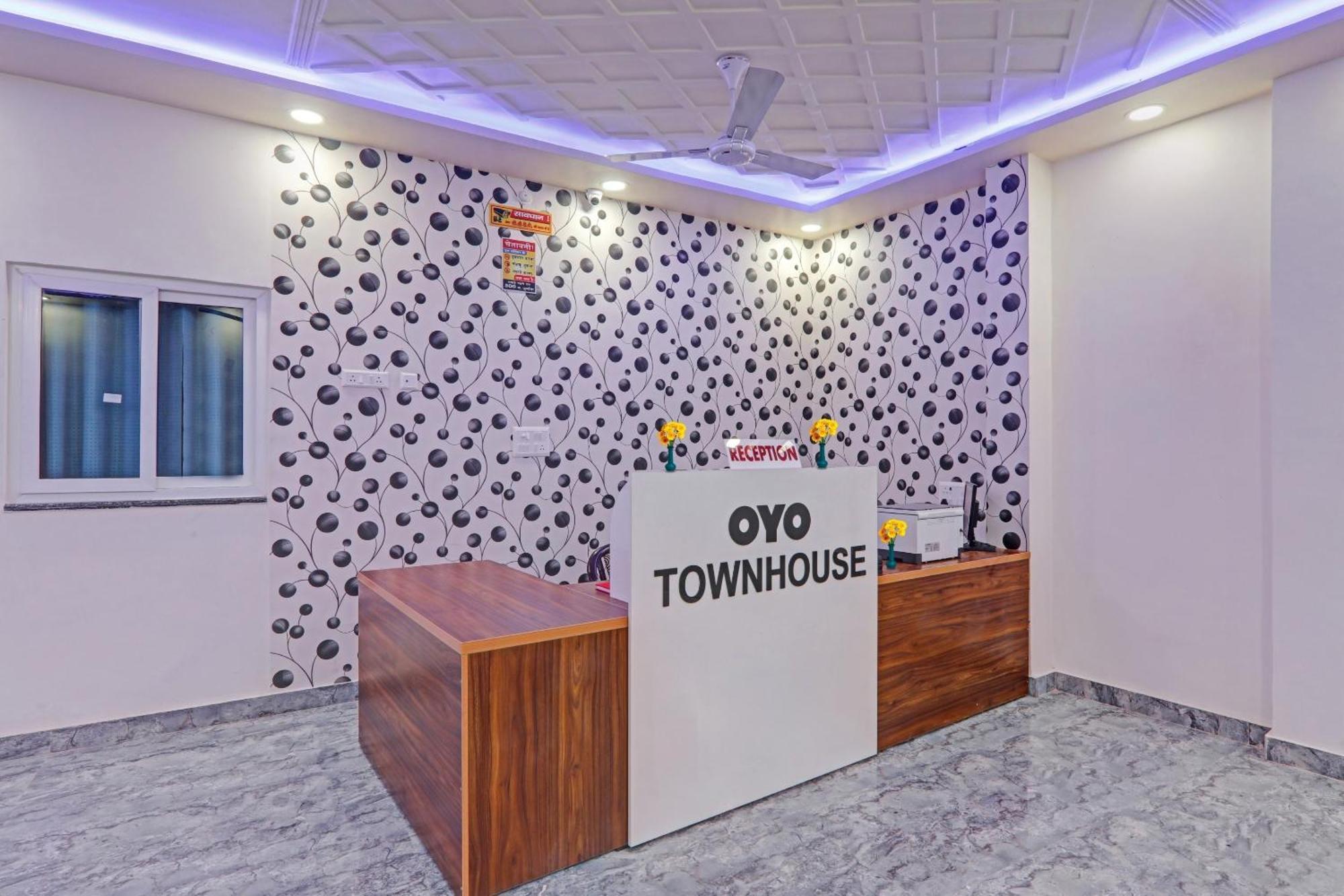 Townhouse P.S.Palace Near Amausi Metro Station 勒克瑙 外观 照片