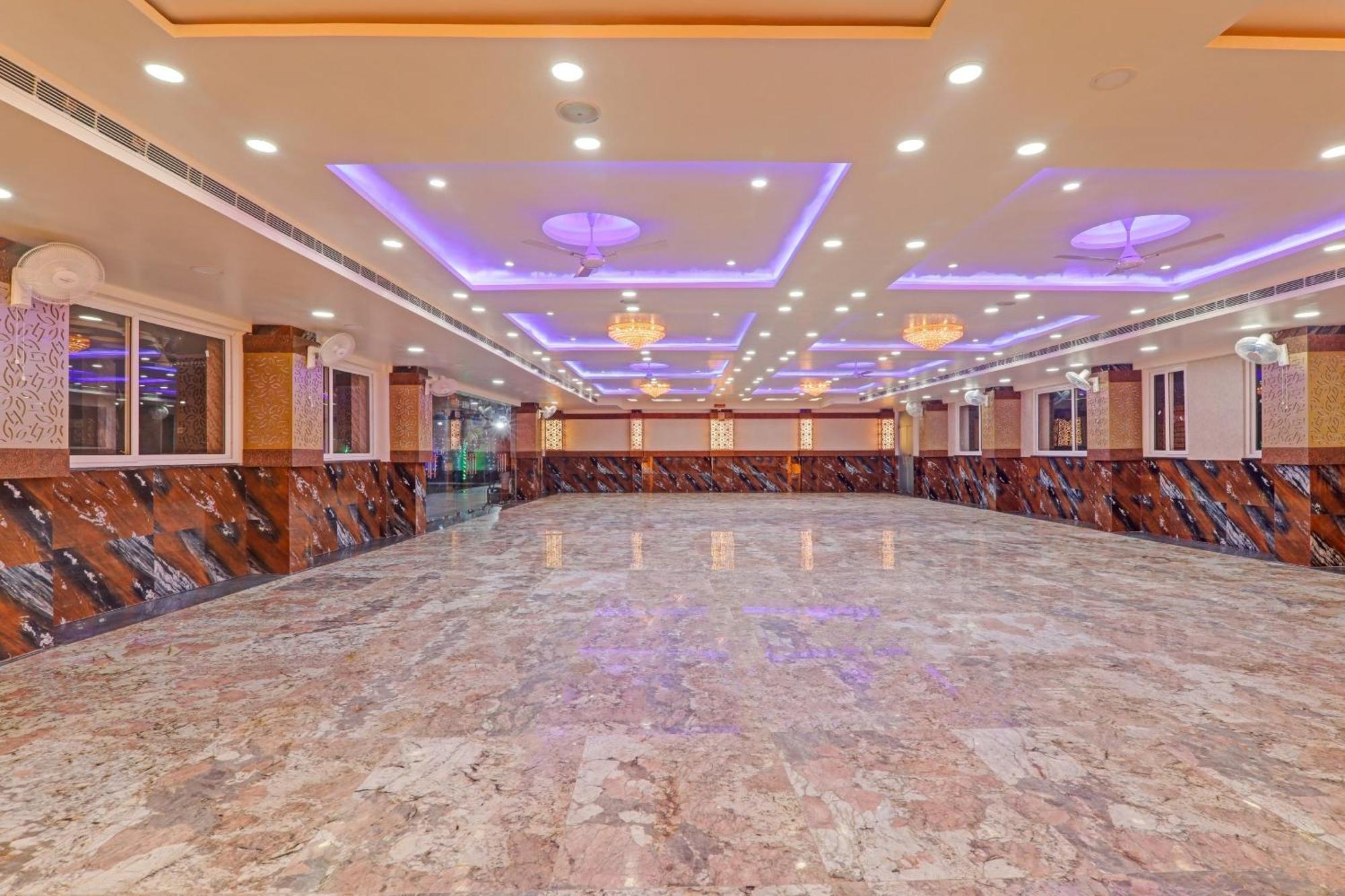 Townhouse P.S.Palace Near Amausi Metro Station 勒克瑙 外观 照片
